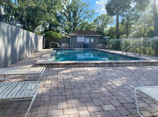 10023 Lake Oak Cir, Tampa, FL 33624