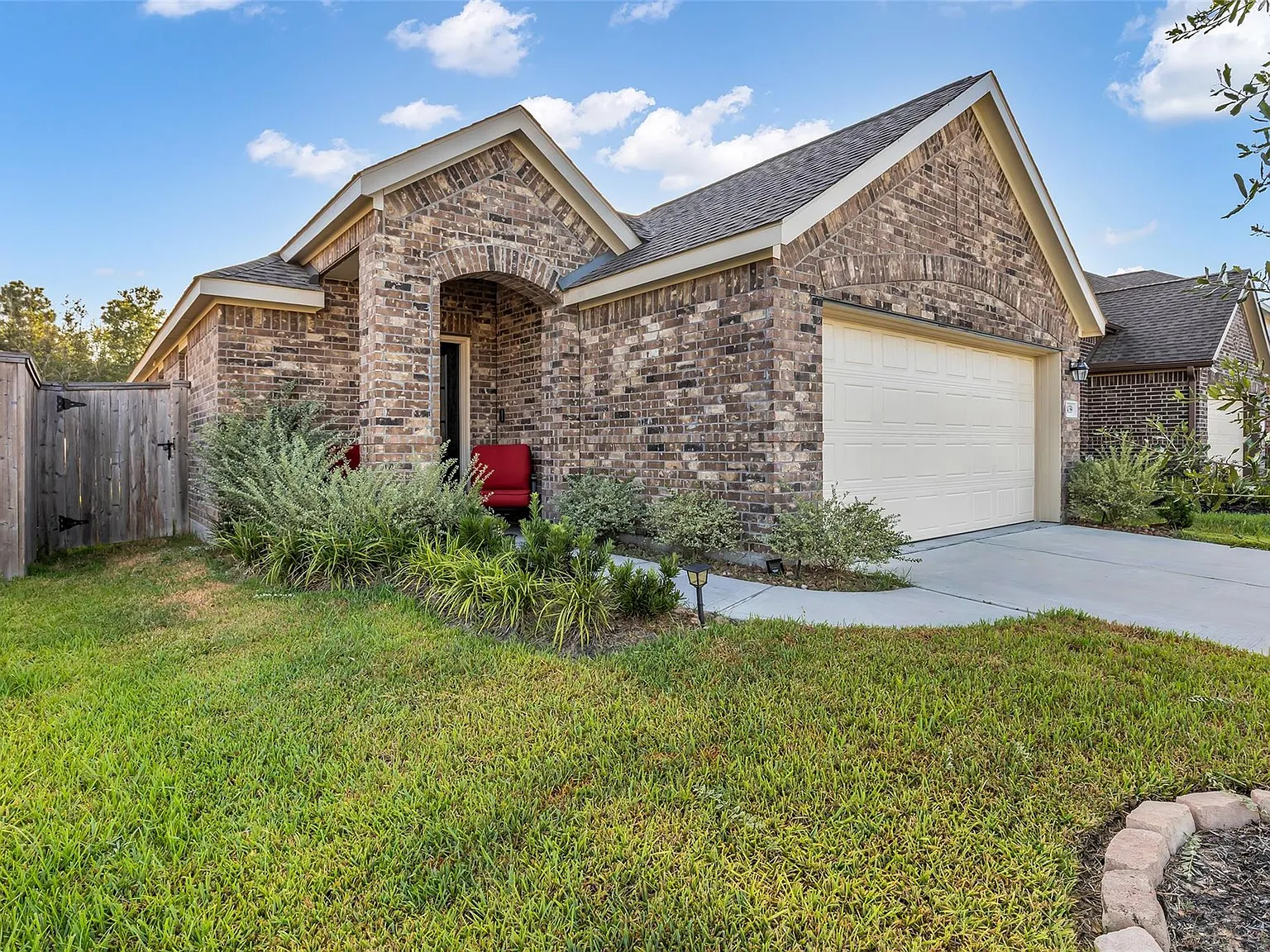 3 bed, 2.0 bath, 1475 sqft, $2,250 — Photo 1