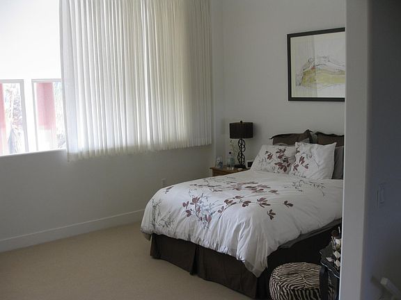 3rd image of 4400 Irvine Ave #11