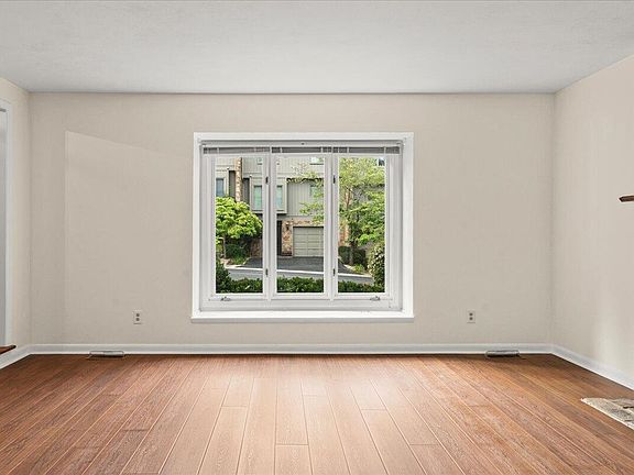 4th image of 3555 Londonderry Ln