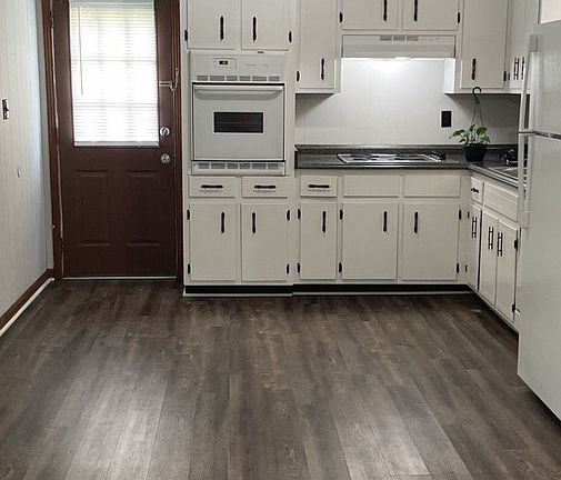 3rd image of 809 Prescott Dr