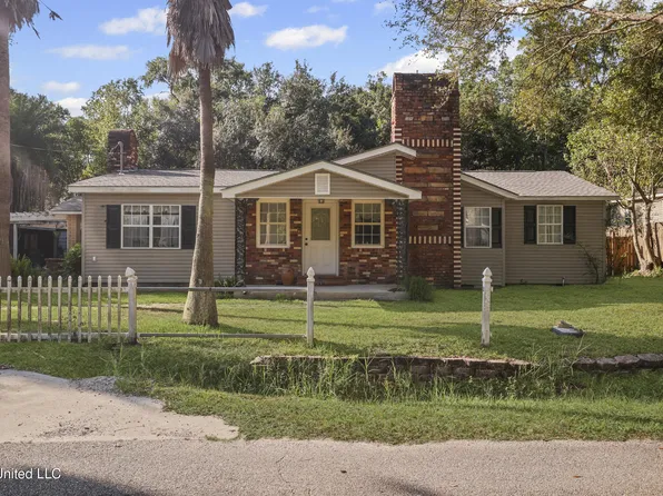 6075 E Adams St, Bay Saint Louis, MS 39520