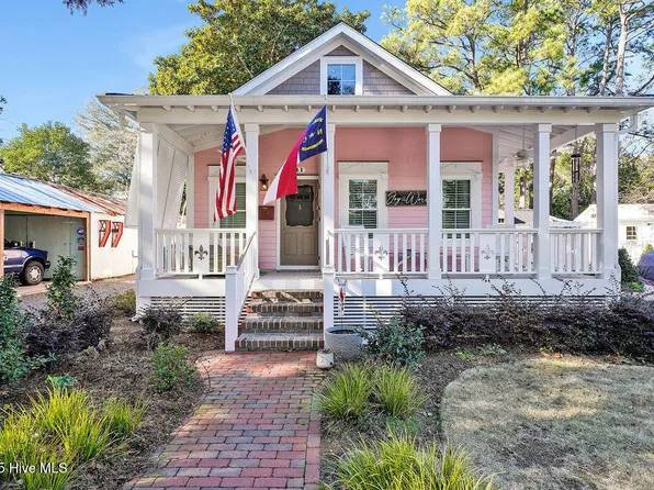 311 N Lord Street, Southport, NC 28461