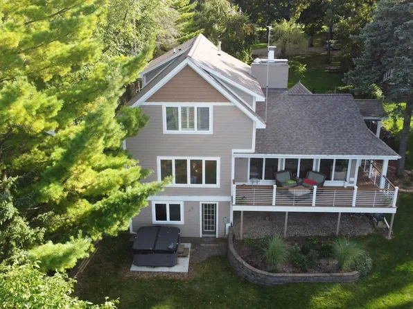 W1406 Spring Grove Rd, Ripon, WI 54971