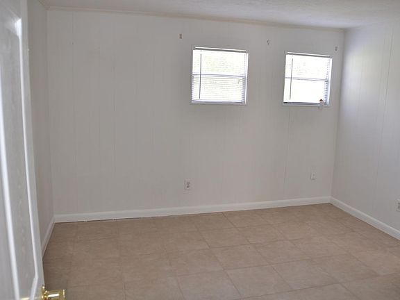 5th image of 2603 Greenleaf Dr