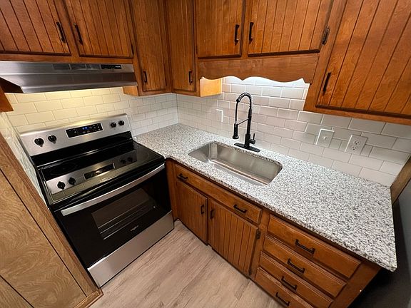 5th image of 605 S Yates St #B