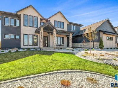 1605 S Scarlet Oak Pl, Sioux Falls, SD, 57110