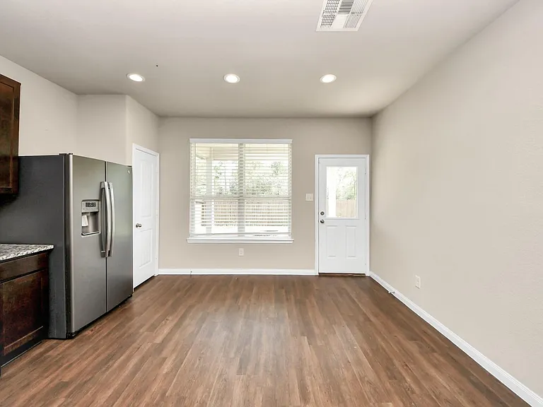 17630 Holroyd Rd — Photo 11