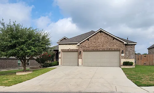 8915 Monument Parke Photo 1