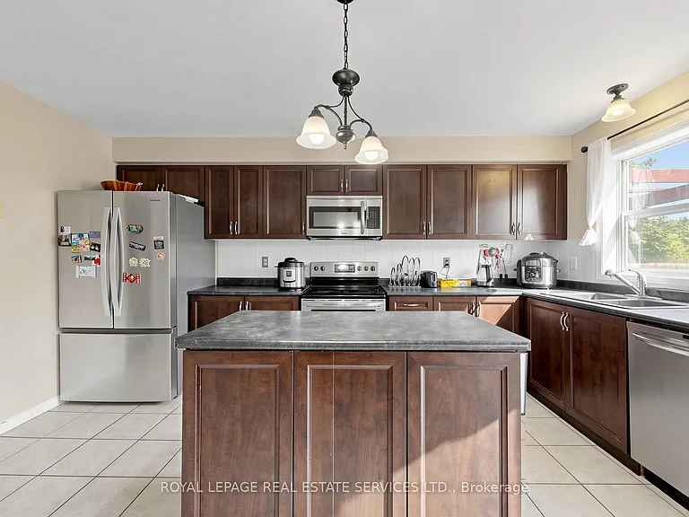 100 Georgian Dr — Photo 13