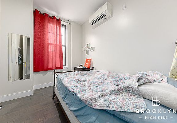 5th image of 989 Bedford Ave #1D