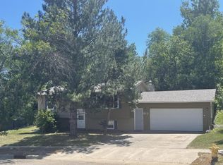 513 N Taylor Ave, Pierre, SD 57501
