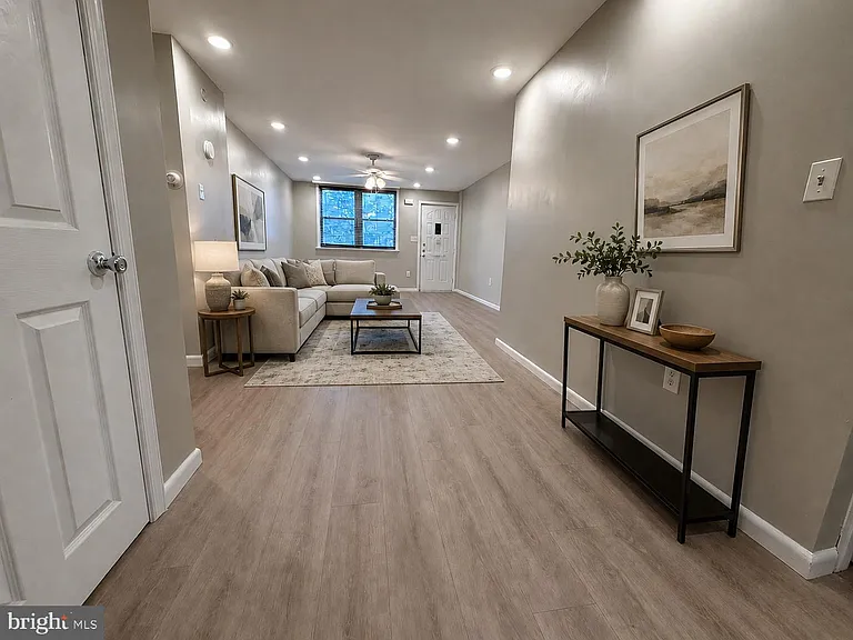 1322 S Newkirk St — Photo 3