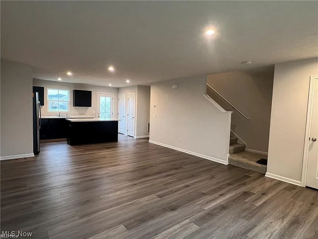 4 bed, 2.5 bath, 1680 sqft, $2,595 — Photo 3