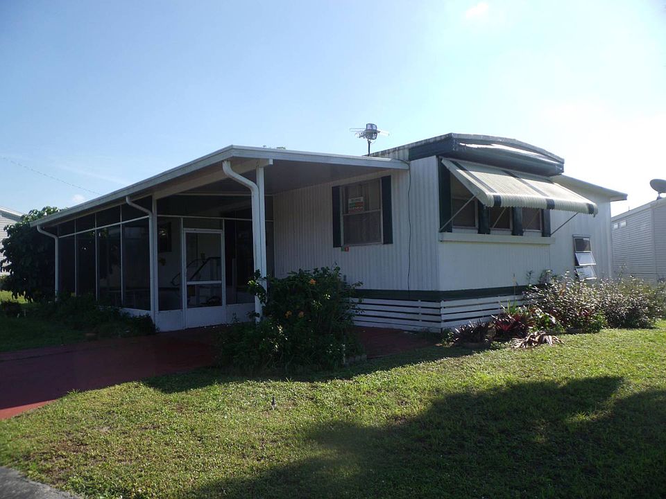 1st image of 10 Steamboat Dr