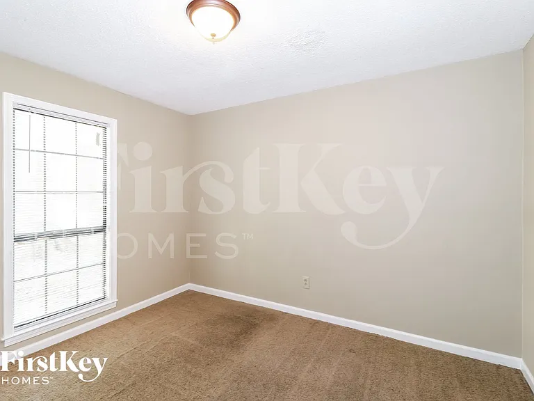 6684 Elmore Rd — Photo 12