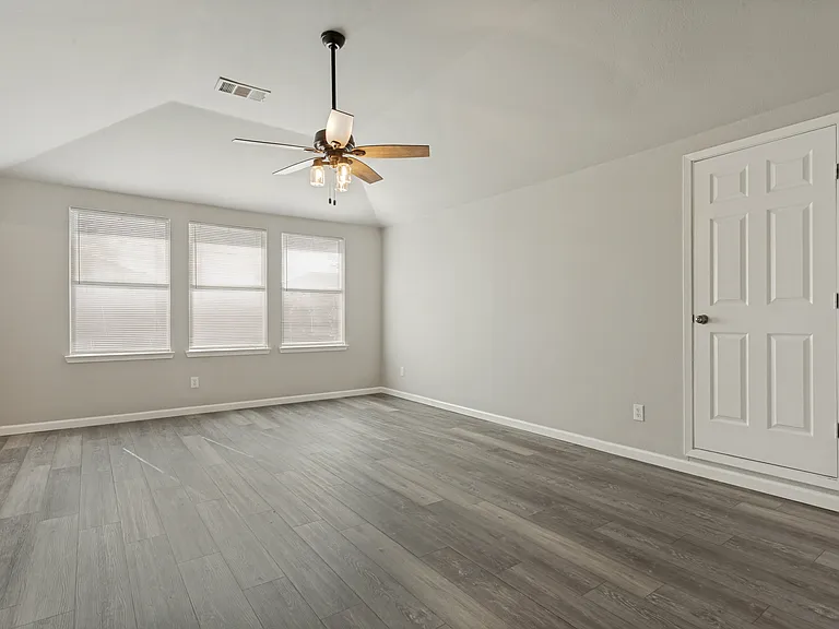 1817 Heron Dr — Photo 25