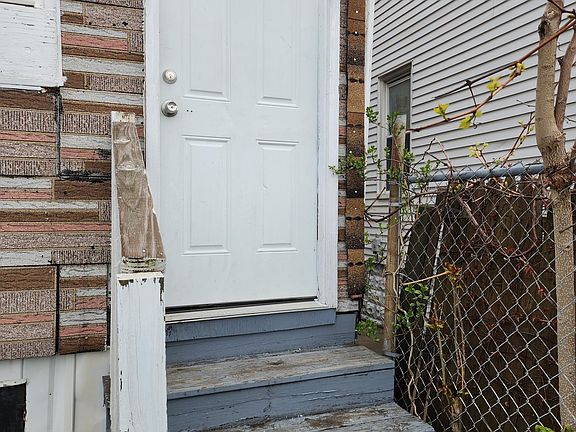3rd image of 9434 McDougall St #2