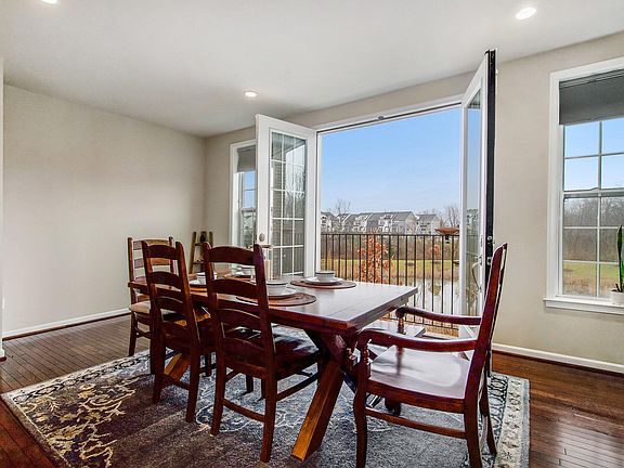5th image of 2765 Ashcombe Dr