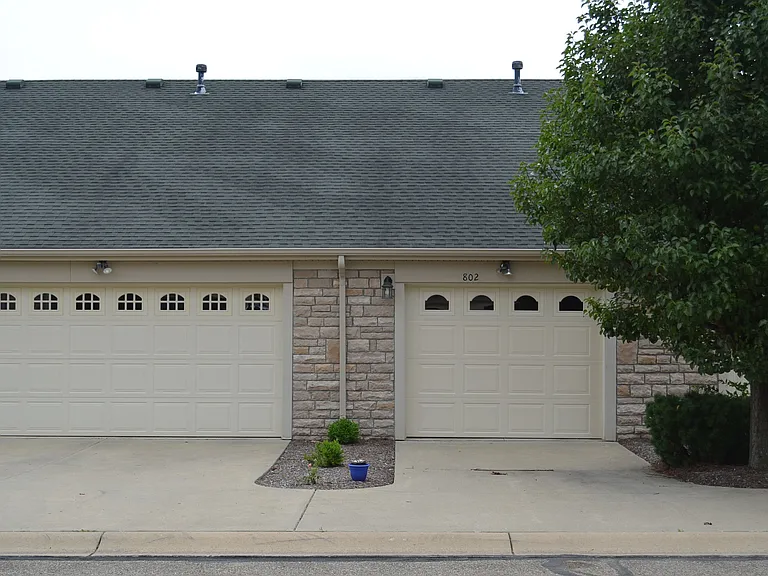 802 Altamonte Dr — Photo 3