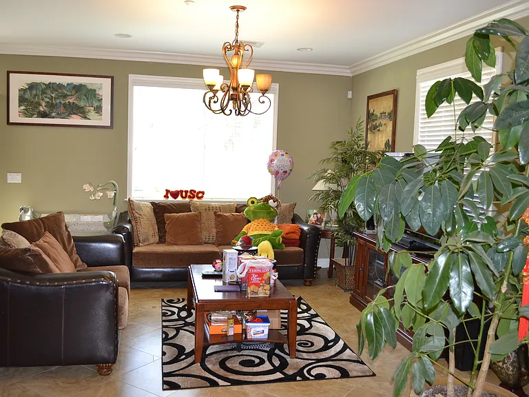 407 Russell Ave — Photo 10