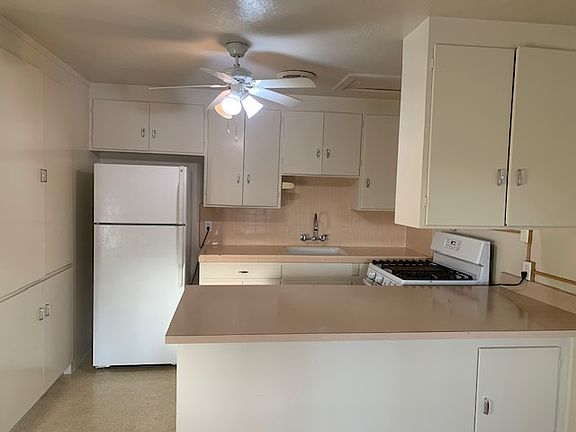 3rd image of 915 Padre Dr #915