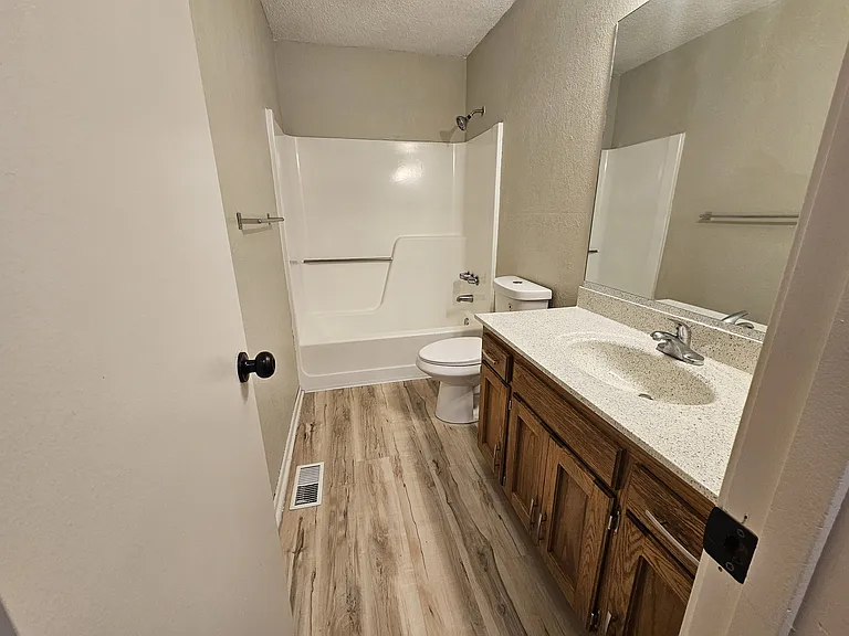 602 SW Parkwood Dr #602 — Photo 7