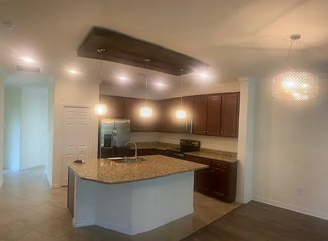 3 bed, 1583 sqft, $2,950 — Photo 2