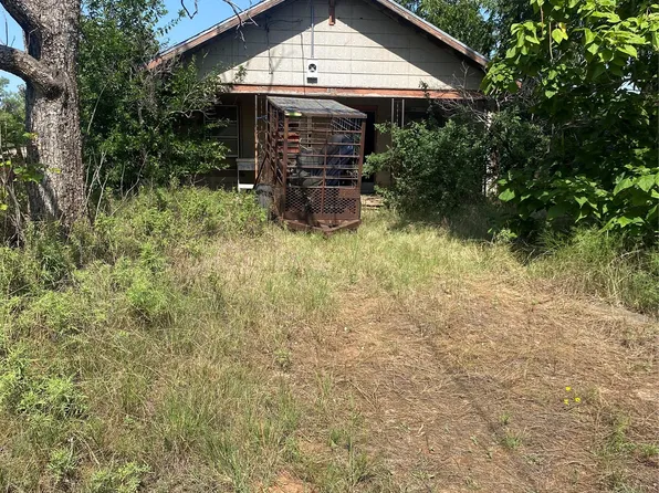 406 Crockett St, Santa Anna, TX 76878