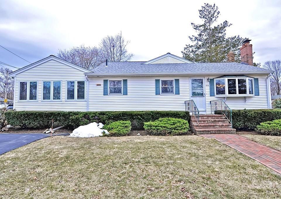 1st image of 571 E Ashland St