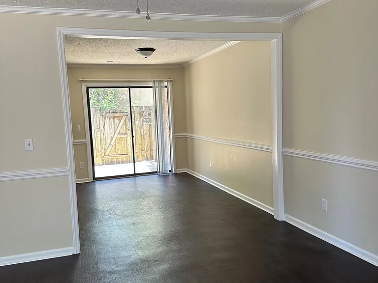 120 Concord Dr #C — Photo 2