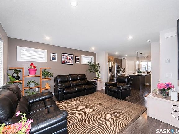 5th image of 155 Marlatte Crescent
