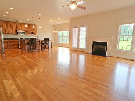 5th image of 1130 Greenfield St