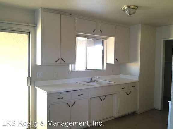 3rd image of 24907 Eucalyptus Ave
