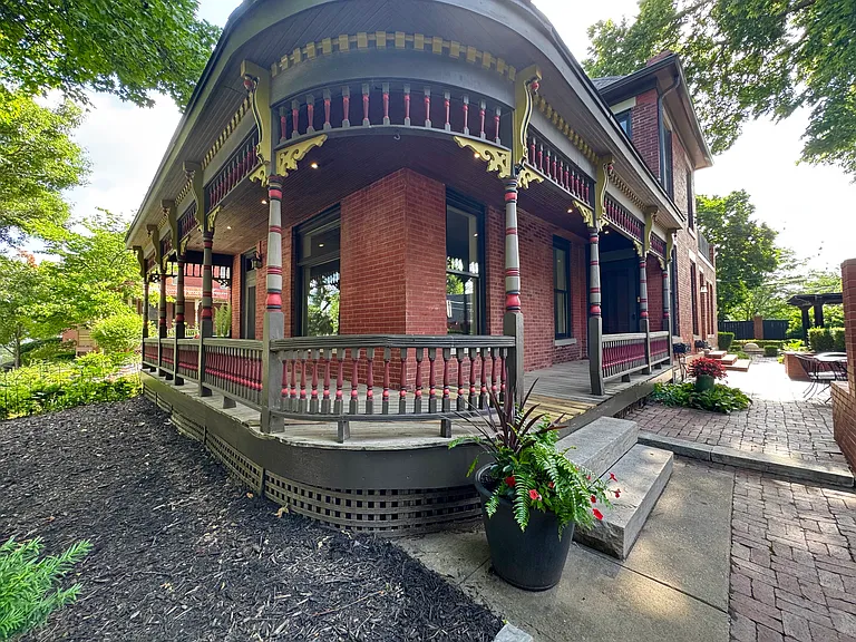 3011 Grand Ave — Photo 2