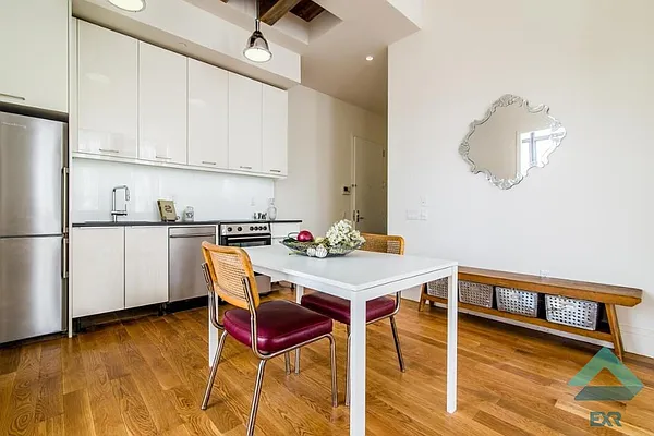 Rented by EXR | media 89