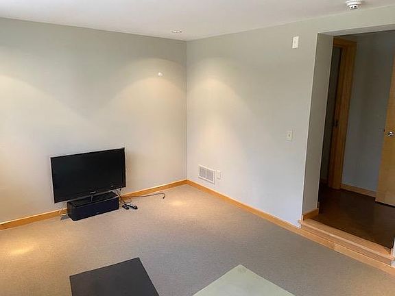 5th image of 2515 W 52nd St