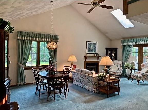 5th image of 212 Vivian Ln