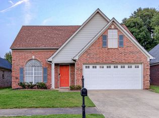 8288 Cross Point Dr, Olive Branch, MS 38654