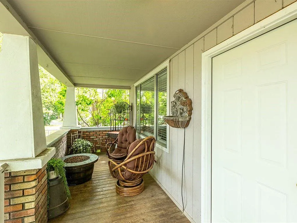 1207 W Shannon Ave — Photo 4
