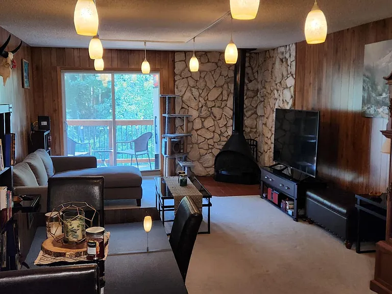 4650 Reka Dr #F17 — Photo 2