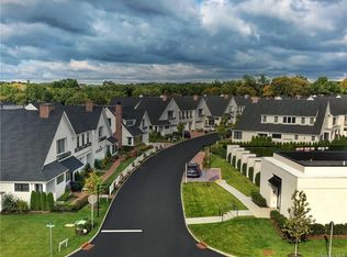 18 Lavender Ln, Port Chester, NY 10573