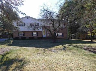 28 Arbor Hill Dr, Pleasant Valley, NY 12569