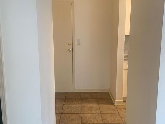 3rd image of 2161 Peachtree Rd NE APT 203