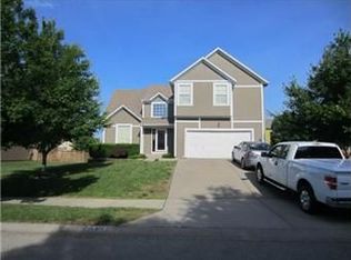 15312 S Fox Ridge Dr, Olathe, KS 66062