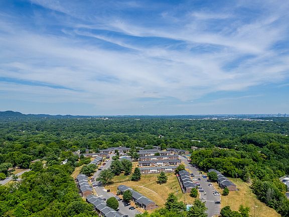 4th image of 600 Whispering Hills Dr #1B-1Ba-768Sqft
