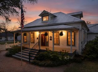 705 College St, Montgomery, TX 77356