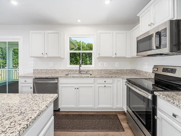 93 Archer Dr — Photo 24