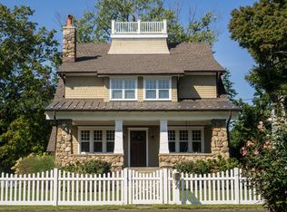 39 Edgewater Dr, Old Greenwich, CT 06870