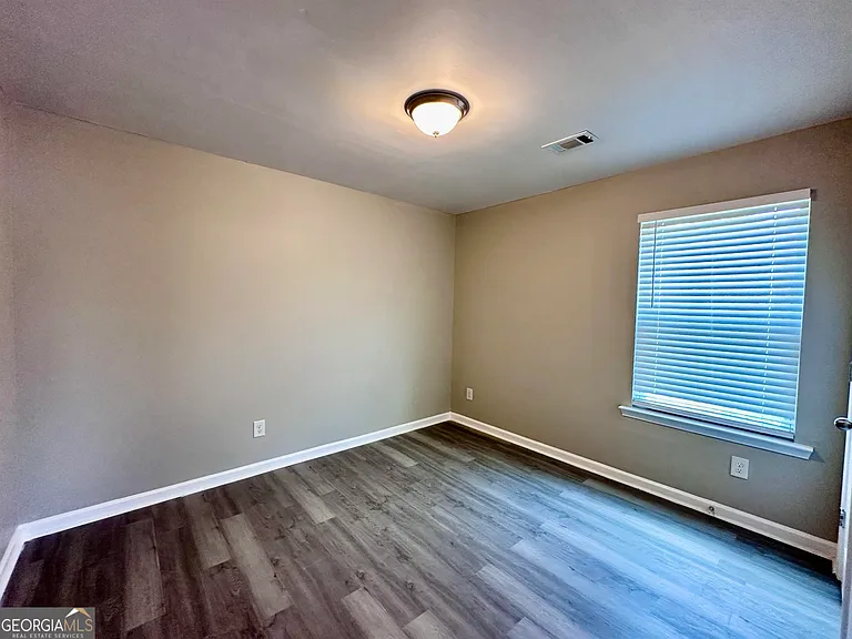 706 Keeshono St — Photo 13
